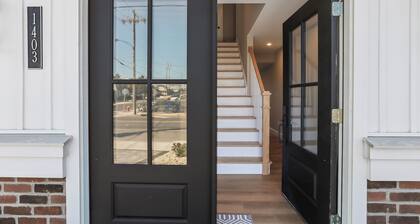 NEW 5-bedroom house 7 Houses to beach w/Elevator, Pool, Outdoor Kitchen&Fire Pit
