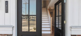 NEW 5-bedroom house 7 Houses to beach w/Elevator, Pool, Outdoor Kitchen&Fire Pit