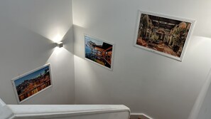 Reception - Owls Hostel Ribeiro (Porto)