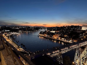 City view from property - Owls Hostel Ribeiro (Porto)
