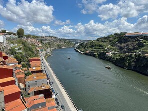 City view from property - Owls Hostel Ribeiro (Porto)