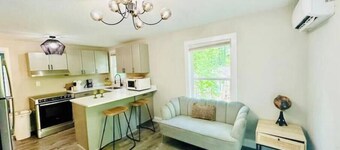 Cute 1 BR with Fire Pit Near DT