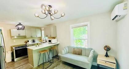Cute 1 BR with Fire Pit Near DT