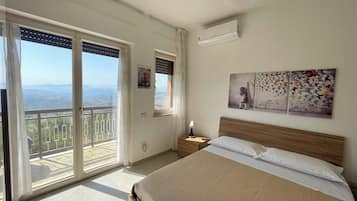 3 bedrooms, iron/ironing board, travel crib, WiFi