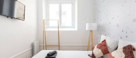 1 chambre, bureau, fer et planche à repasser, Wi-Fi