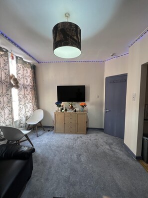 Apartment | Interior - West End Gem in Glasgow - Modern 1 Bed Apartment (Glasgow)