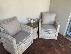 Property grounds - Hidden Oasis Newly Updated Beautiful Condo & Private Courtyard to Wine & Dine! (Sarasota)