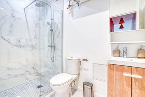 Hair dryer, towels, toilet paper