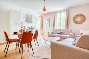 TV - Fully-equipped apartment 5 minutes from Paris (Ivry-sur-Seine)