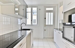 Fridge, microwave, stovetop, coffee/tea maker - Apartment near Paris - Neuilly (Neuilly-sur-Seine)
