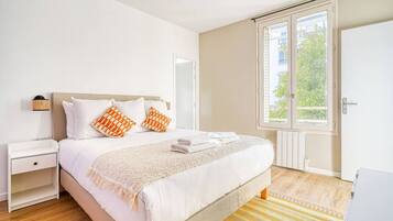 1 bedroom, desk, iron/ironing board, WiFi