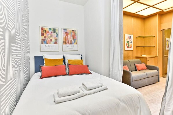 2 habitaciones, escritorio, tabla de planchar con plancha y wifi 