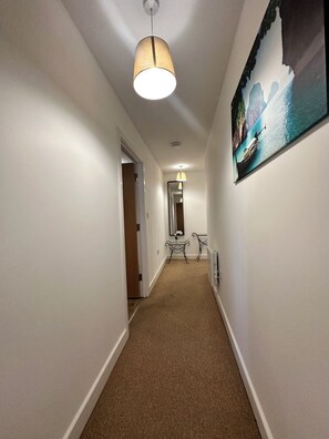 Interior - Stylish Central Apartment 2mins from major station (London)