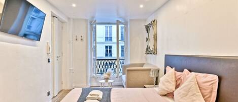 واي فاي وملاءات أسرّة