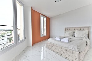 1 chambre, fer et planche à repasser, Wi-Fi, literie fournie
