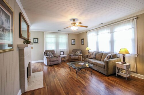Miss Audrey’s House is a charming cottage in the heart of historic Richmond Hill