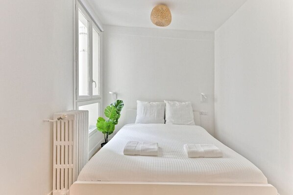 1 bedroom, iron/ironing board, WiFi, bed sheets - Apartment in the center of Paris - Musée Grévin (Paris)