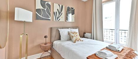 1 camera, ferro/asse da stiro, Wi-Fi, lenzuola