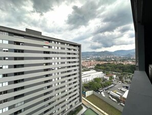 Property grounds - Gorgeous, Modern, and Air-Conditioned Included (Medellín)