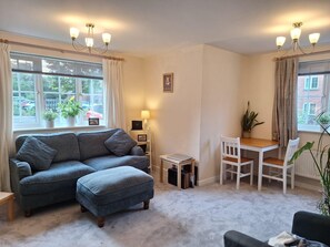 Íbúð | Stofa | Sjónvarp