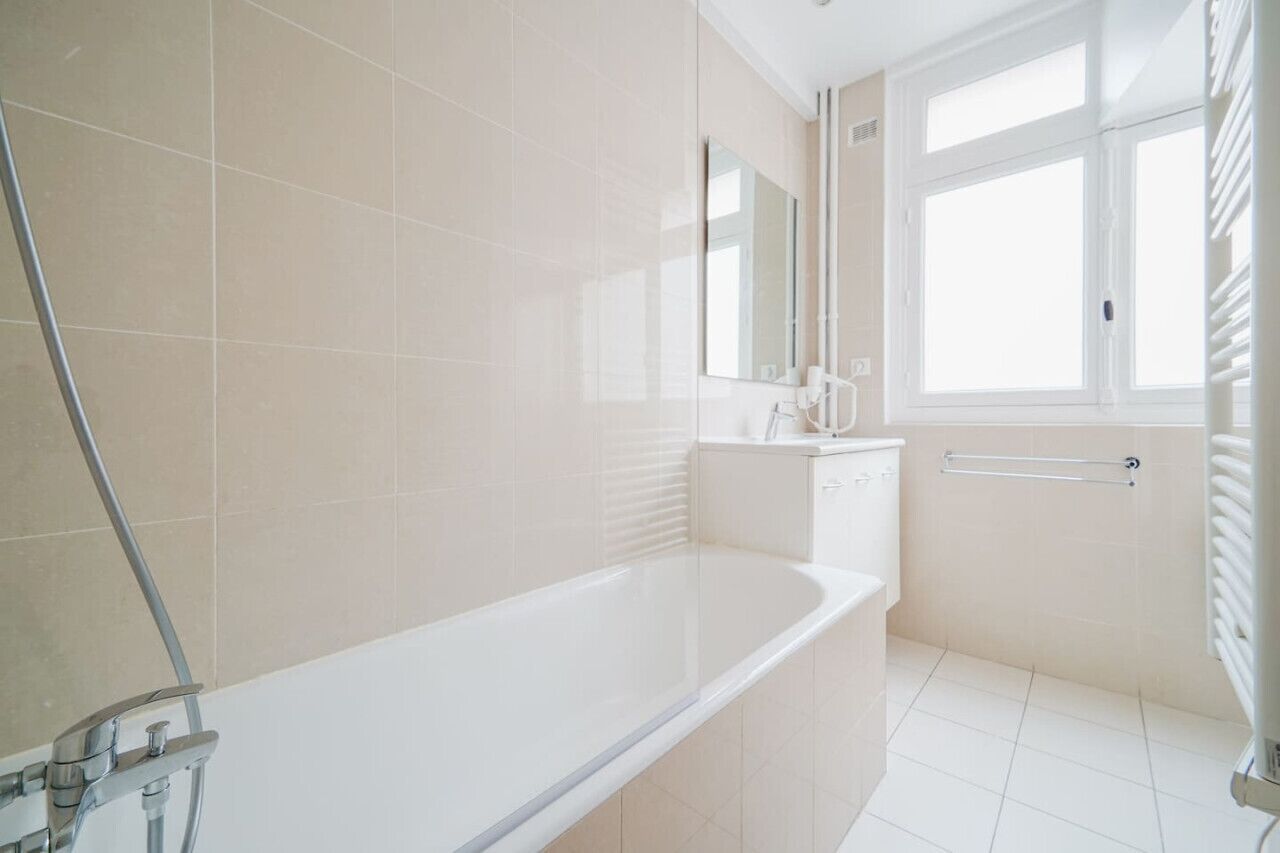 Asciugacapelli, asciugamani, carta igienica