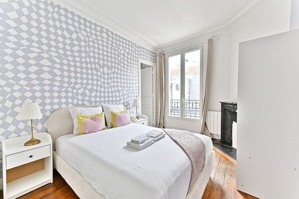 1 bedroom, desk, iron/ironing board, WiFi