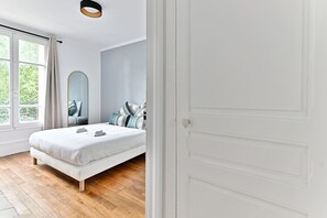 2 bedrooms, iron/ironing board, WiFi, bed sheets - Apartment Panoramic view of the capital (Puteaux)
