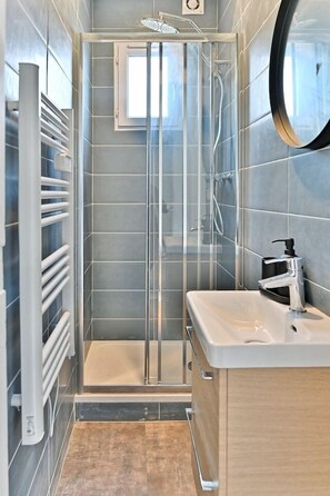 Hair dryer, towels, toilet paper