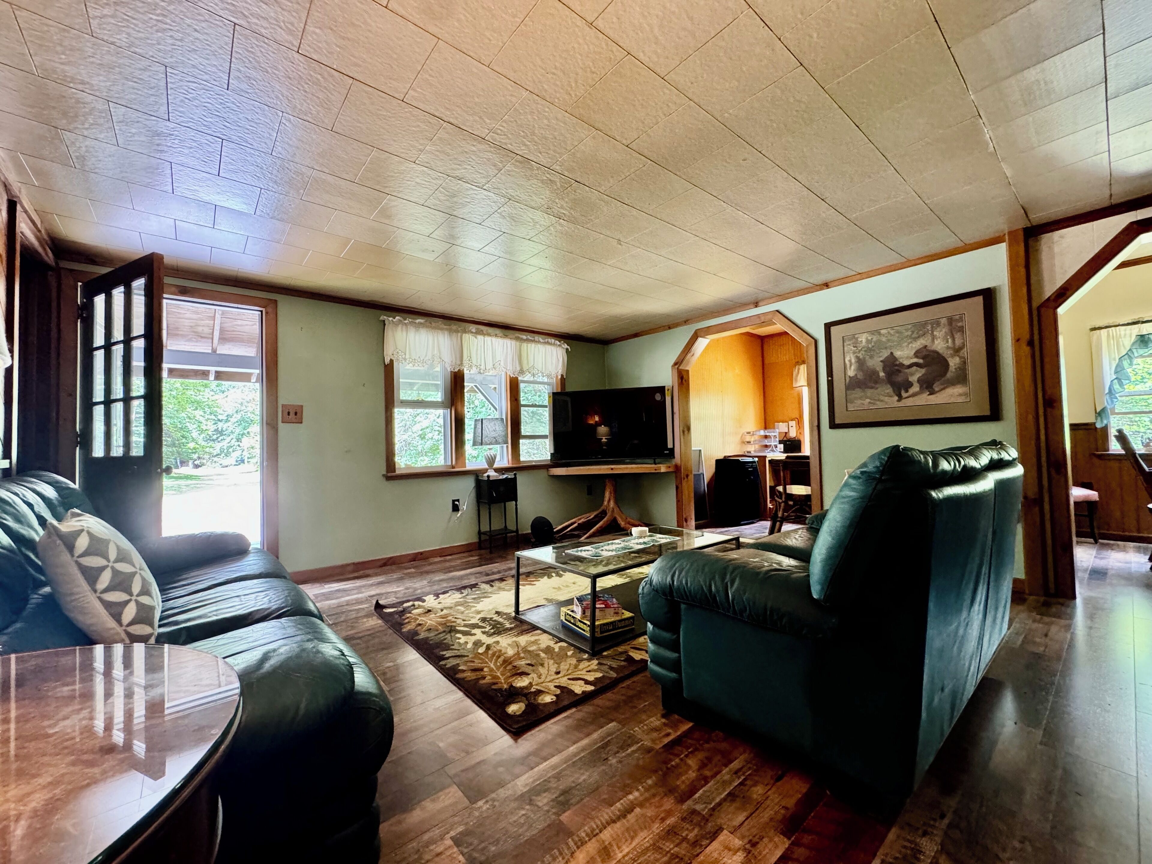 Cozy 3-bedroom house with AC/WIFI, nestled in the heart of the Adirondacks.