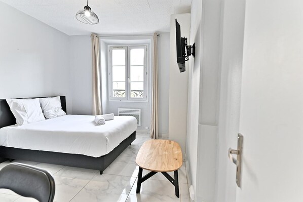 Free WiFi, bed sheets - Pleasant Studio #Montmartre #SacréCœur (Paris)
