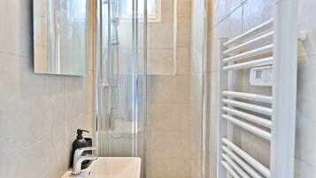 Asciugacapelli, asciugamani, carta igienica