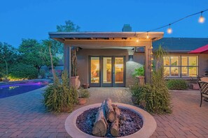 Exterior - Scottsdale Treasure: Private Pool and Tranquil Yard Retreat! (Scottsdale)