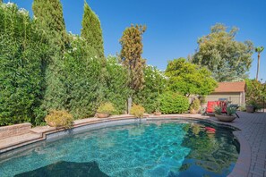 Outdoor pool, a heated pool - Scottsdale Treasure: Private Pool and Tranquil Yard Retreat! (Scottsdale)