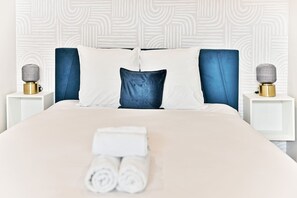 2 slaapkamers, een bureau, een strijkplank/strijkijzer, wifi