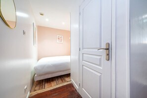 Interior - Colorful apartment near Buttes Chaumont (Paris)
