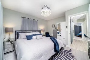 3 bedrooms, iron/ironing board, WiFi, bed sheets