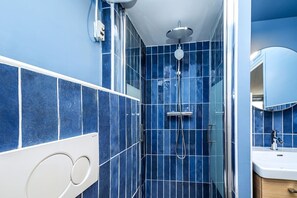 Hair dryer, towels, toilet paper