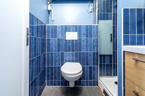 Hair dryer, towels, toilet paper