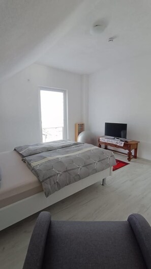 1 quarto, Wi-Fi de cortesia, roupa de cama