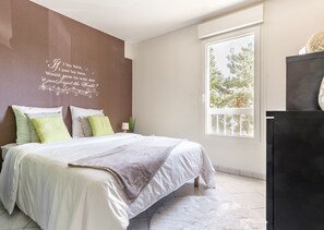 1 bedroom, iron/ironing board, WiFi, bed sheets