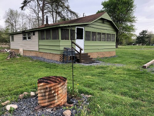 The Meadow Cabin at Horn Cabins in Manns Choice PA