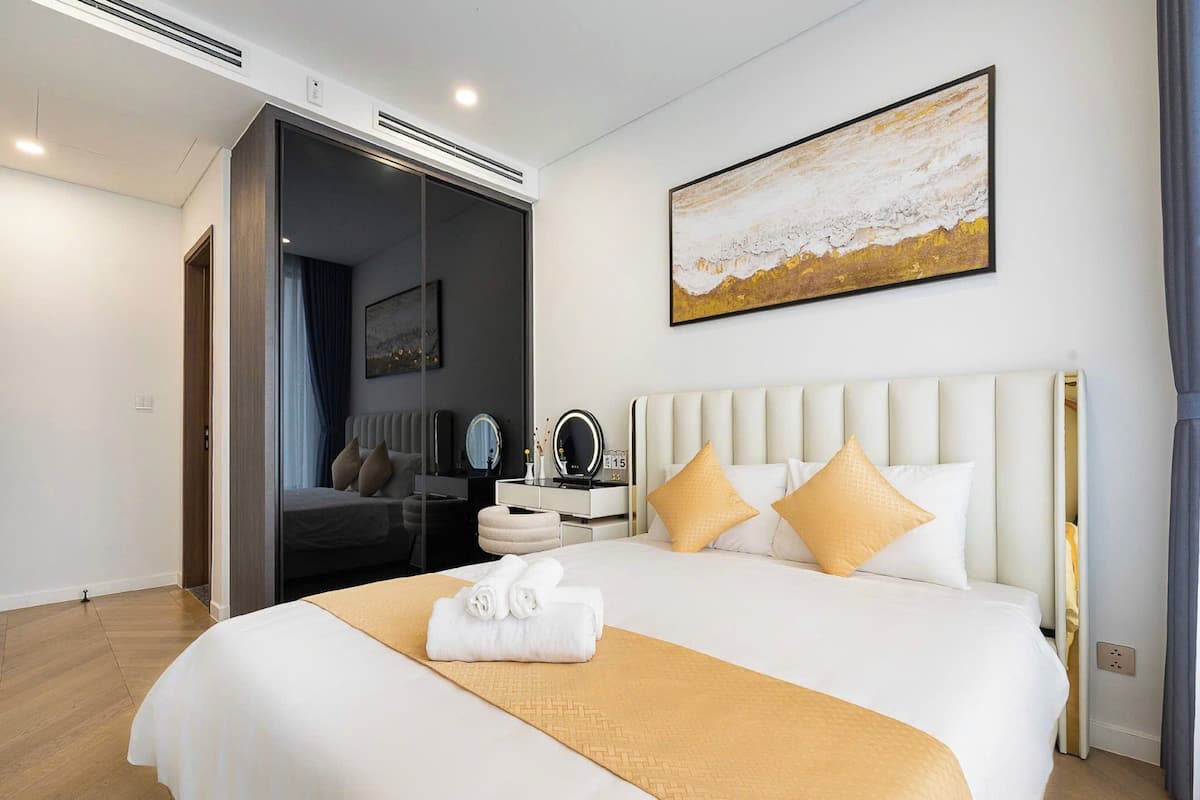 Grand Suite, 1 Bedroom, City View, Poolside | View from room