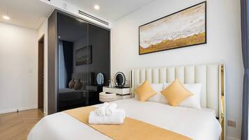 Grand Suite, 1 Bedroom, City View, Poolside | View from room