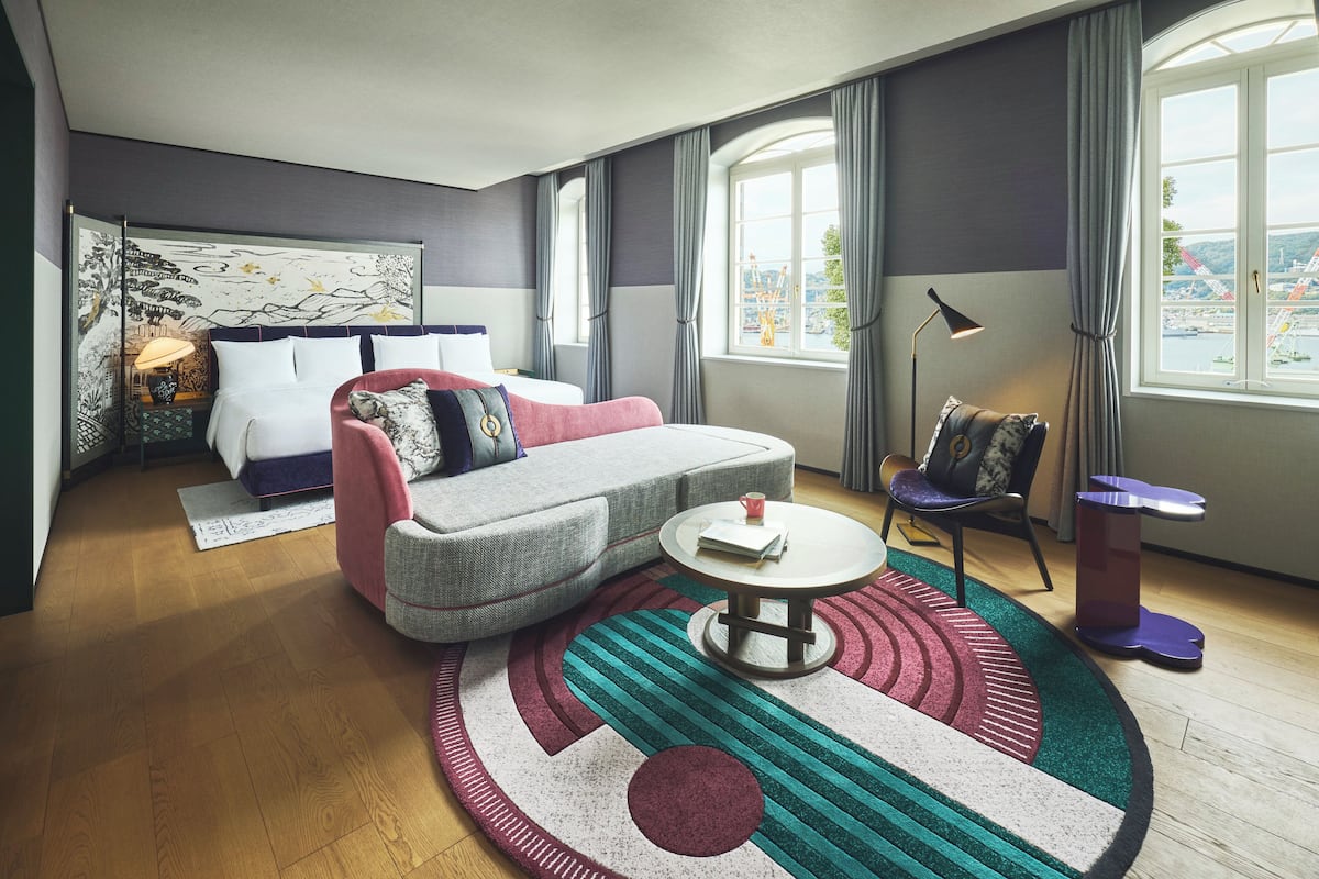 Svit - 2 dubbelsängar (Main Building) | 1 sovrum, minibar och värdeförvaringsskåp på rummet