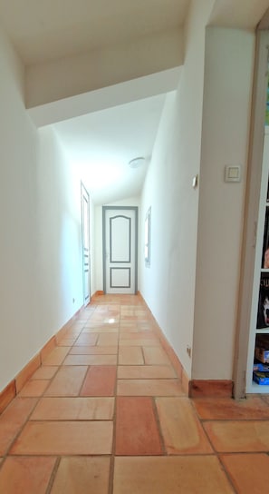 Interior - cancelled  (Cuers)