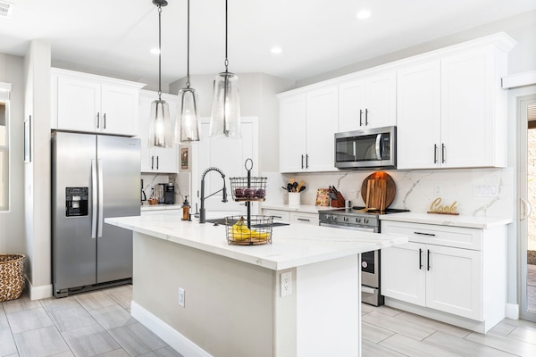 ثلاجة، ميكروويف، فرن، موقد طهي مسطح