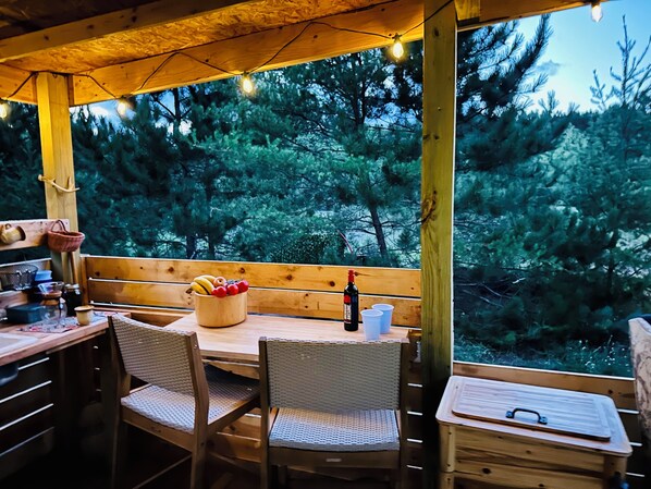 Outdoor dining