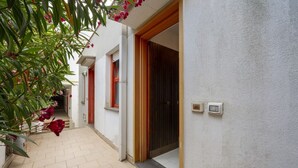 Unclassified image, 3 of 21, button - Ortensia House: tranquility and sea views in Selva di Fasano (Selva di Fasano)