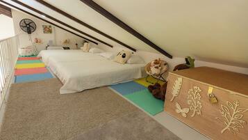 4 bedrooms, desk, iron/ironing board, travel cot