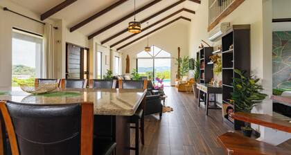 La Vista! View of Arenal volcano & lake - Pool - Air conditioning - Great WiFi